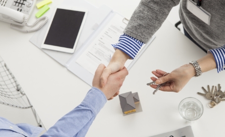 Insurance Broker Singapore: Licensed Brokers vs Agents for Businesses in 2025